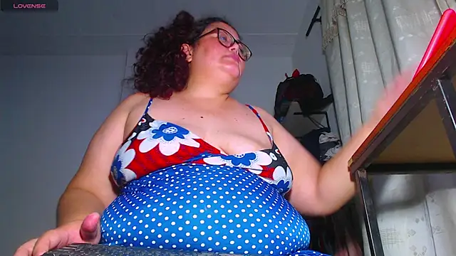ashelymalefica live cam on StripChat