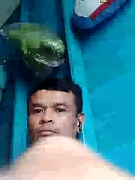 Rossolnwza69 live cam on StripChat