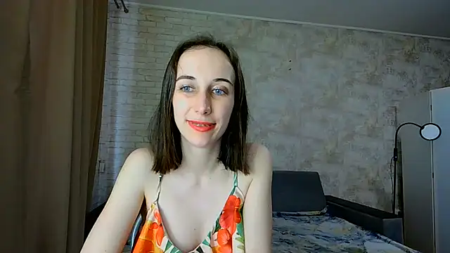 Anika_bloom webcam