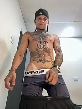 hot_man05 live cam on StripChat
