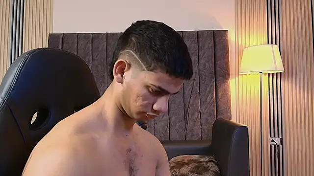 ANDRES_STUD live cam on StripChat
