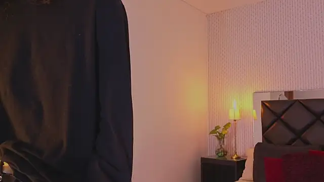 ryo_light live cam on StripChat