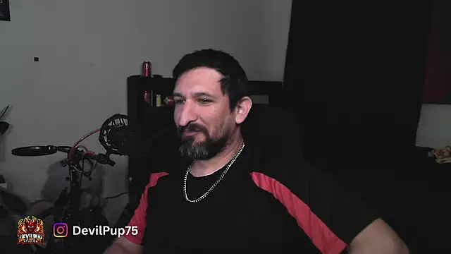 DevilPup75_ live cam on StripChat