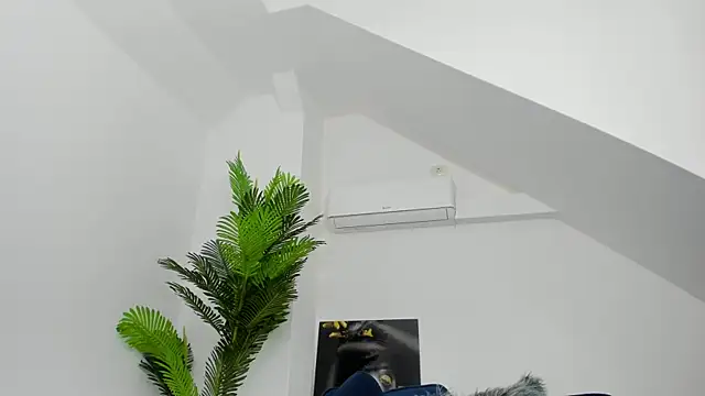 Issa_Belle18 webcam