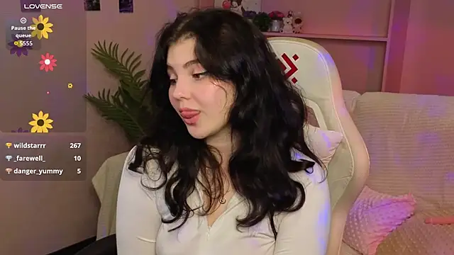 lollyy_pop live cam on StripChat