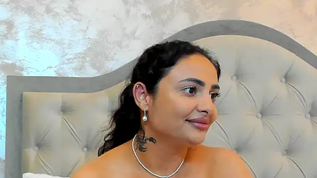 Bianca_Vale live cam on StripChat