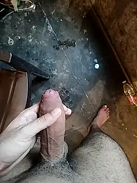 Tallhulk live cam on StripChat