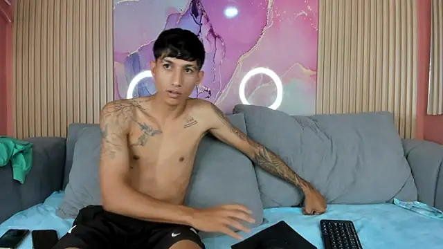 mc_stacyandliam_ webcam