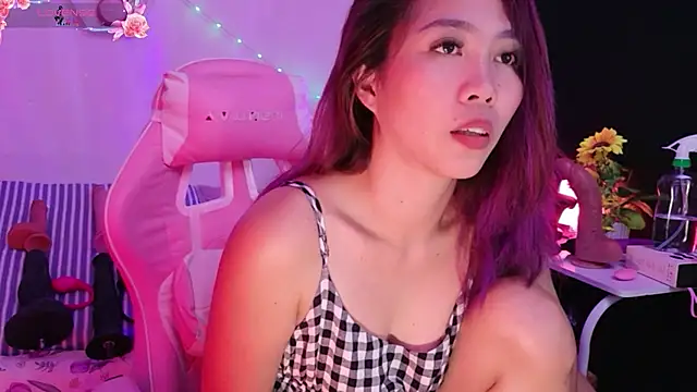 25sweetlilbunny live cam on StripChat