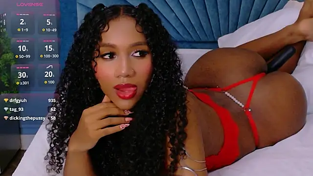 Chloe-Rose- live cam on StripChat