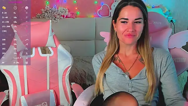 hotty_girls_here webcam