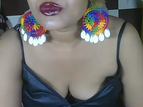 hotee_bhabi live cam on StripChat