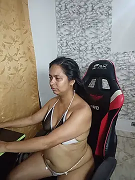 Zarinamoon live cam on StripChat