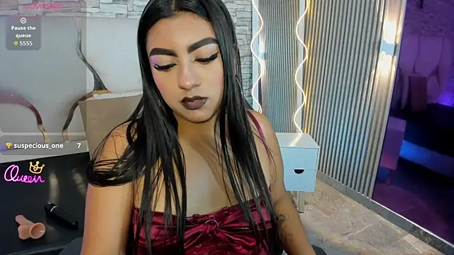 Laulin_tay live cam on StripChat