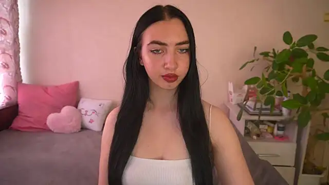 WildKittenX_ live cam on StripChat