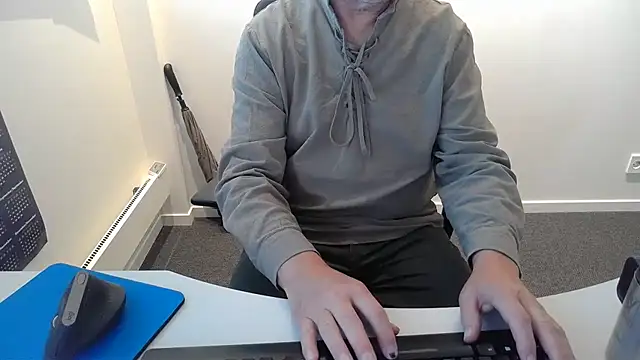 Buggemann live cam on StripChat