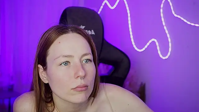 DamnWitchh webcam