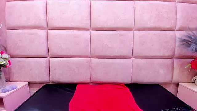 MaddisonPetite webcam
