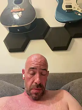 Italianstallion2756 webcam