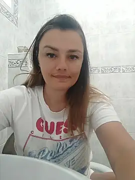 KrissSexi live cam on StripChat