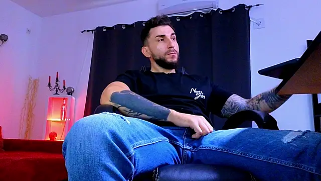 MightyAaron66 webcam