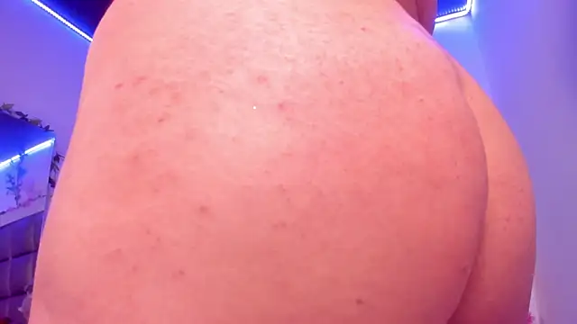 abbiecollins_js live cam on StripChat