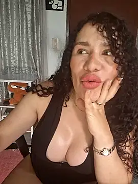 Lina_444 live cam on StripChat