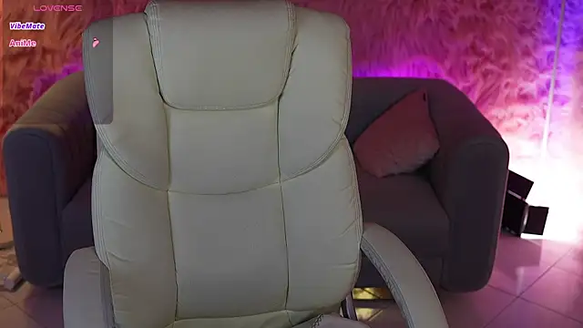 OliviaMoore_ live cam on StripChat
