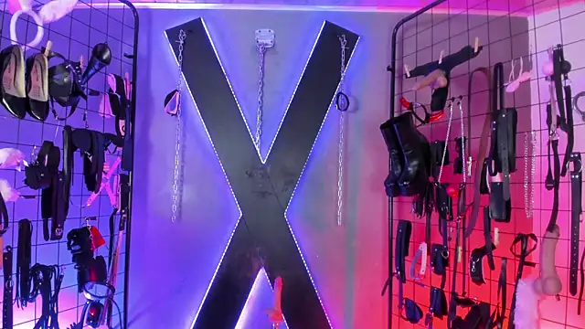 Cinthia_Iris_BDSM webcam