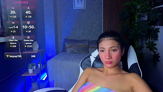Perlaa_moon_ live cam on StripChat