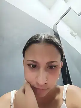 Miabloom19_ live cam on StripChat
