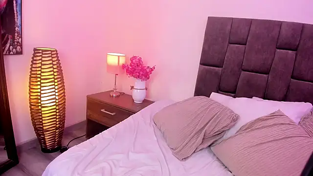 HecateMoon live cam on StripChat