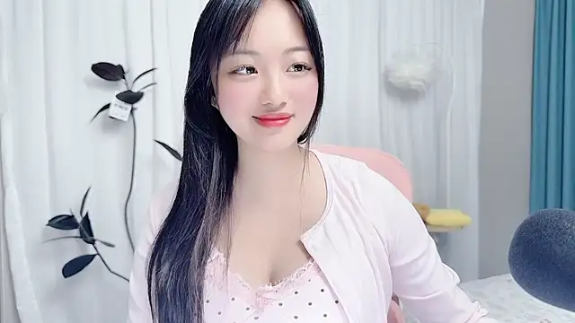 Winnie666999 live cam on StripChat