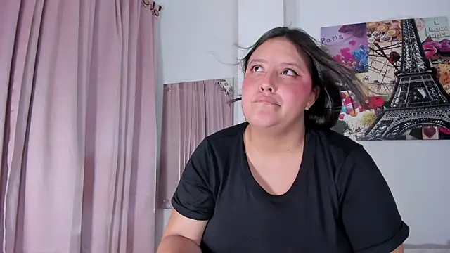 Luna_w10 live cam on StripChat