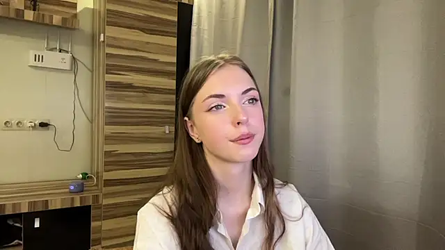 Clara_kitty live cam on StripChat