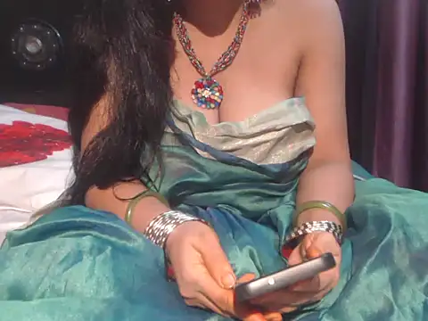 prettyindiandoll live cam on StripChat
