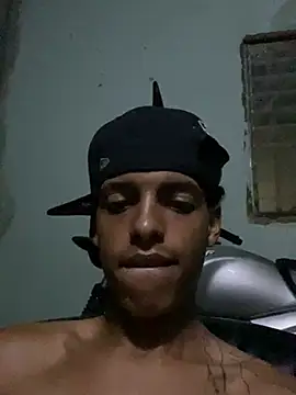Aleexxx_2005 webcam