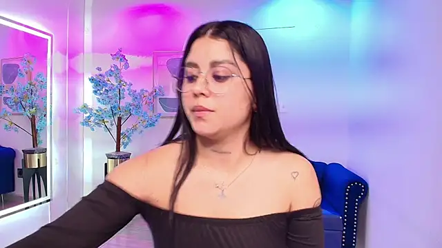 Julie_vancouver live cam on StripChat