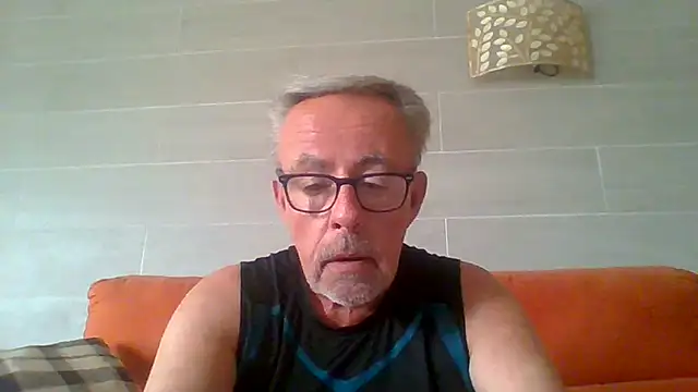 tuggy59 live cam on StripChat