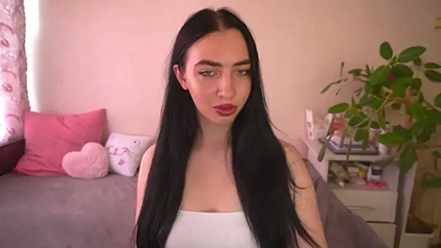 WildKittenX_ live cam on StripChat