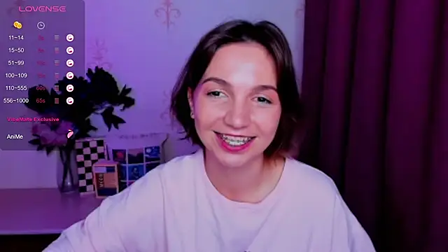 KindHazelHere_ live cam on StripChat