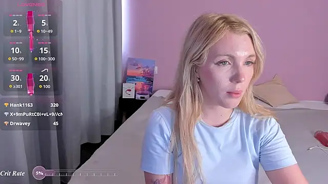 Fluffy_Monica live cam on StripChat