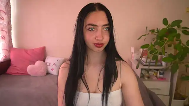 WildKittenX_ live cam on StripChat