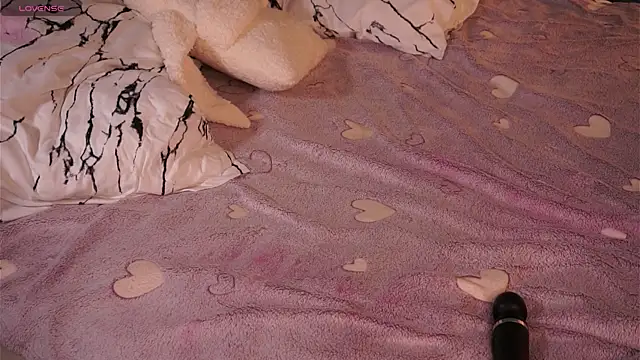 QueenieGitt live cam on StripChat