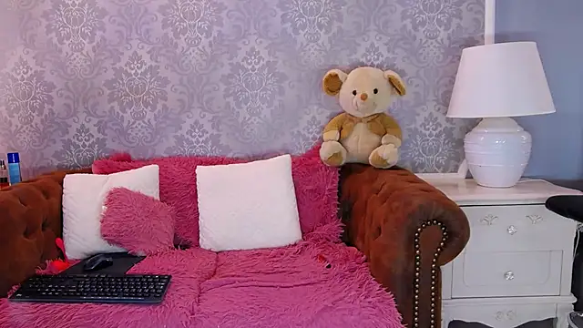 Ella_Raven live cam on StripChat