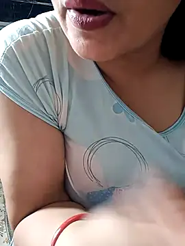 angel_ridhi live cam on StripChat