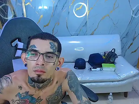 Boy_tatto77 live cam on StripChat