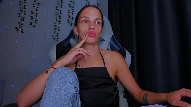 KarlaSim live cam on StripChat
