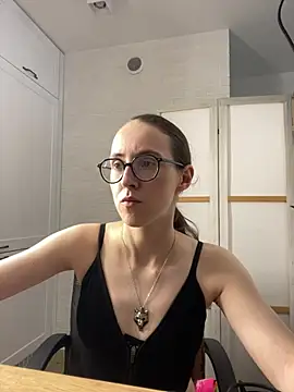 MartiniiSelenna live cam on StripChat