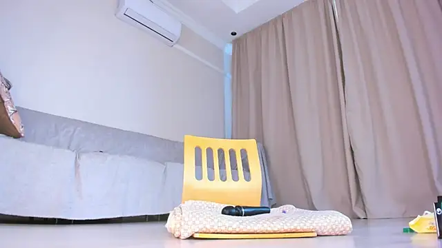 Cherrypie_001 live cam on StripChat